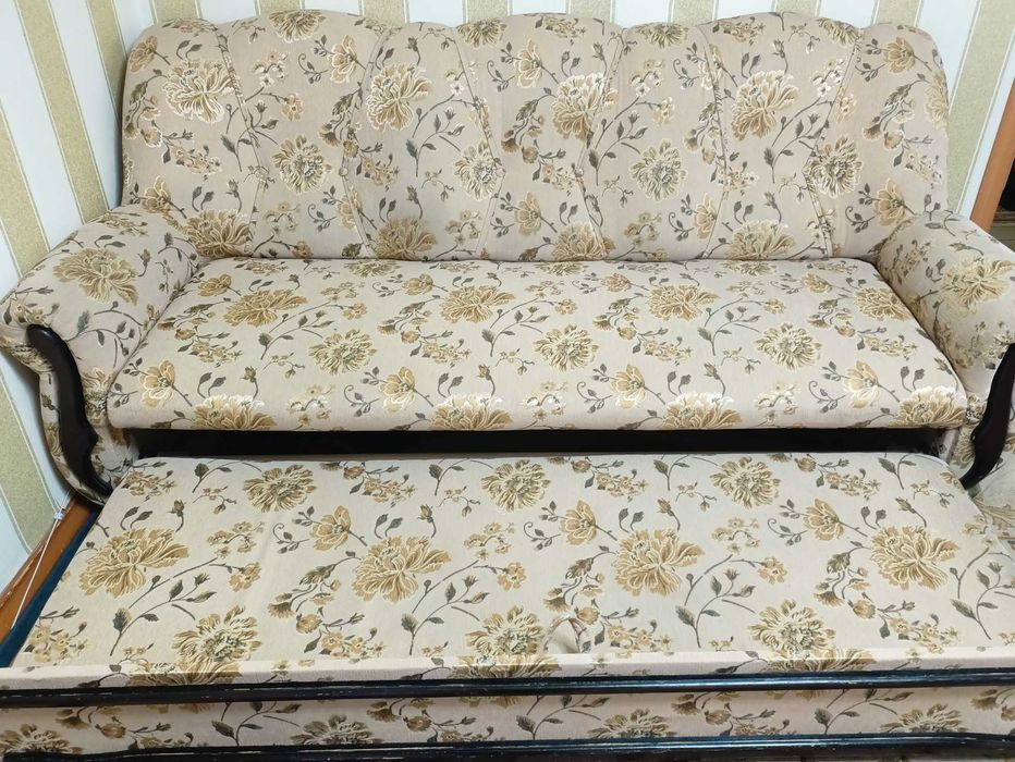 Продам мягкий уголок для гостиной