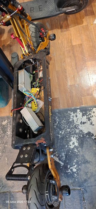 Service Trotinete si Scutere Electrice | Baterii Frane Roti Controller