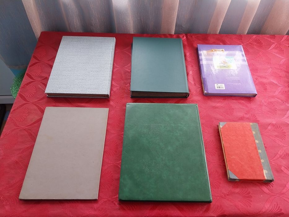 Clasoare cu timbre vechi Românești și Străine de colecție.