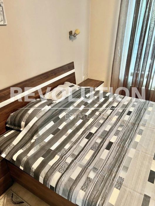 Дава се под наем Тристаен апартамент в Варна, Център - 85 кв.м за 800 € - Снимка #3