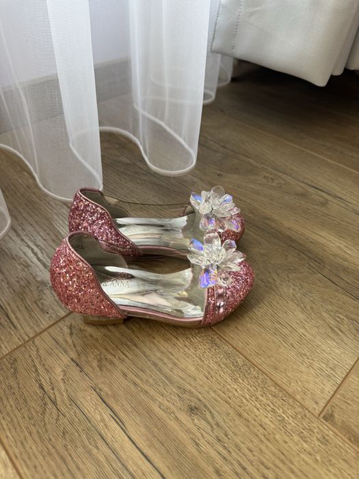 Обувки на Елза размер 24