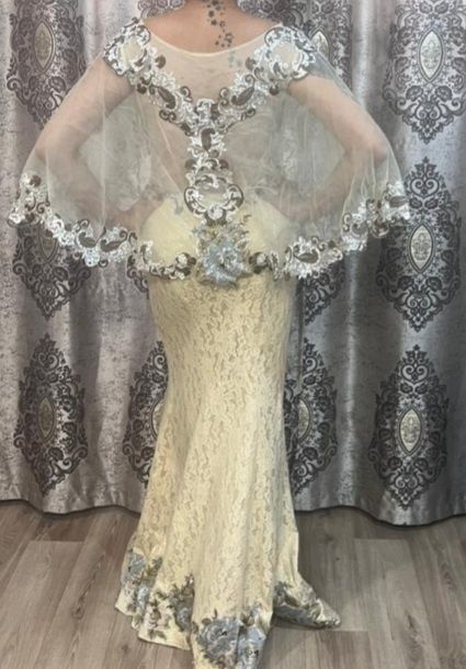 Продам вечерние платья