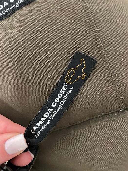 Vestă Canada Goose mărimea XS culoarea kaki