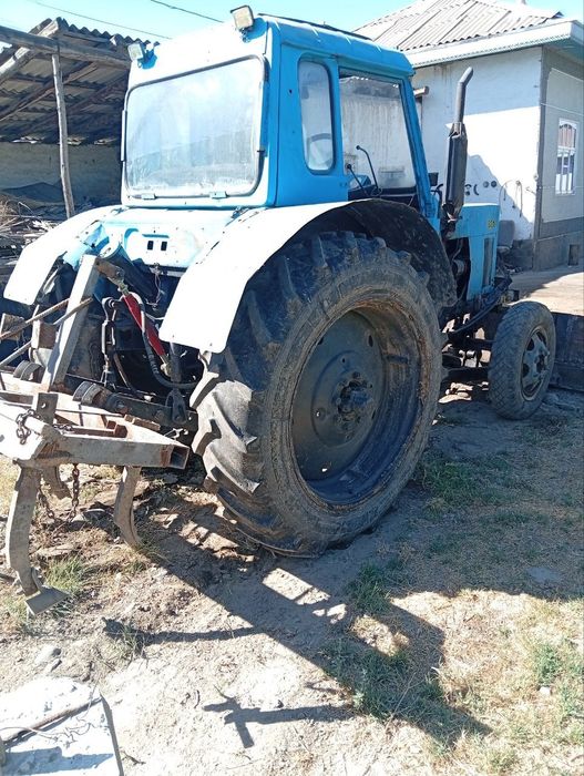mtz 80 sotiladi.