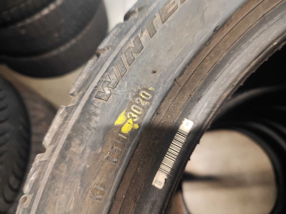 2бр.зимни гуми 225/45/18 Pirelli