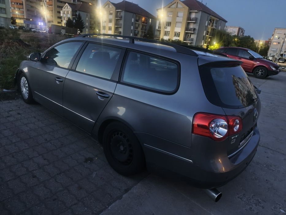 Vând VW Passat B6 avariat – motor intact