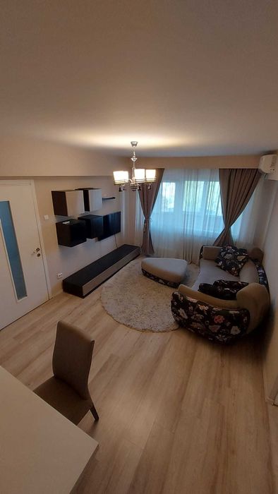 Apartament 3 camere de inchiriat ultracentral, etaj 3 cu lift