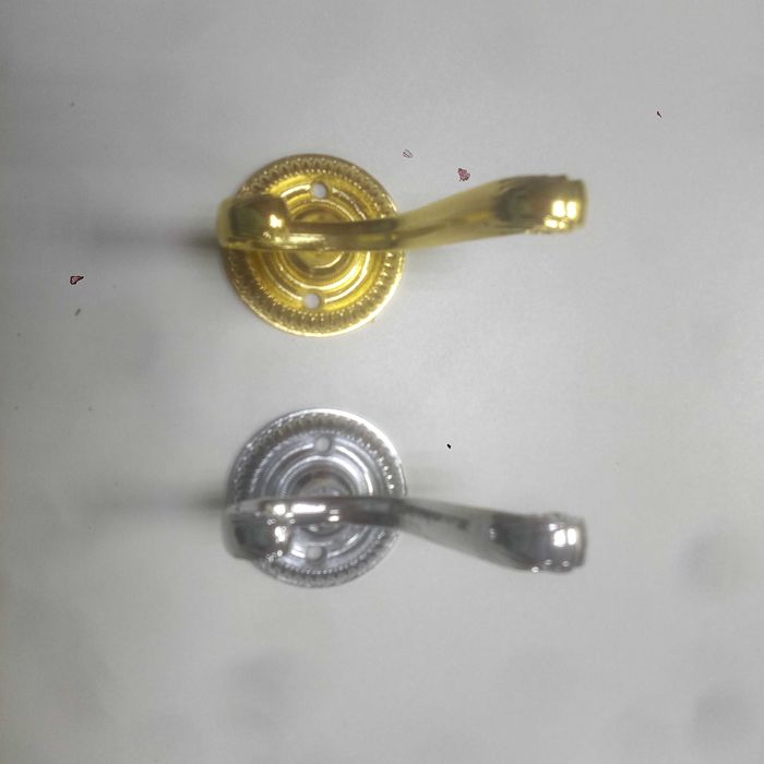 Крючки мебельные