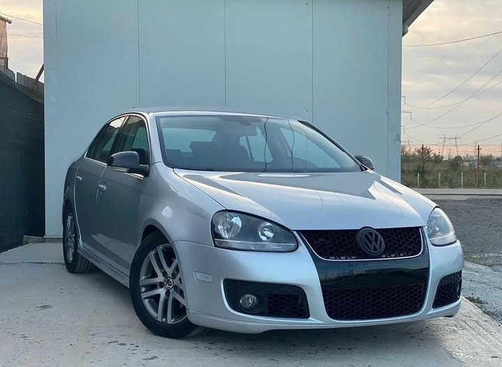Volkswagen Jetta 2.0 TDI Pachet Gti
