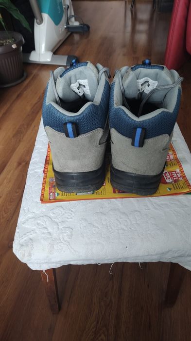 работни обувки високо защитени