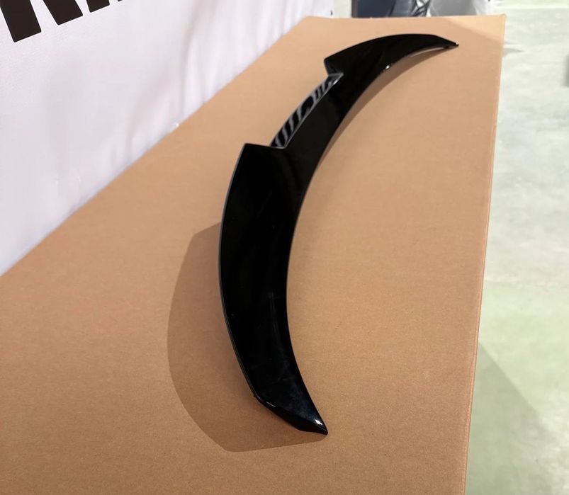 Eleron portbagaj compatibil cu Bmw seria 3 F30 M4 CSL negru lucios