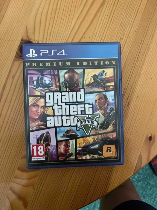 Плейстейшън 4, 2 джойстика и игри