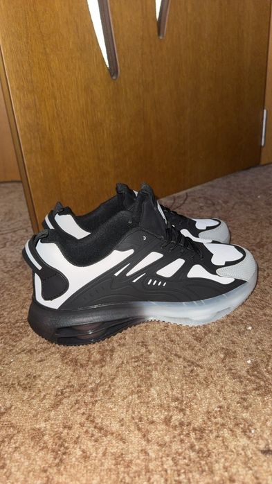 Мъжки маратонки .