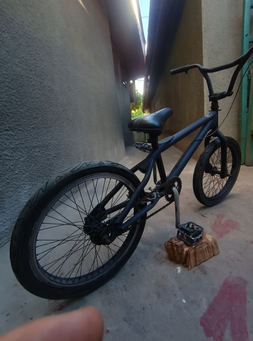 vând BMX foarte bun