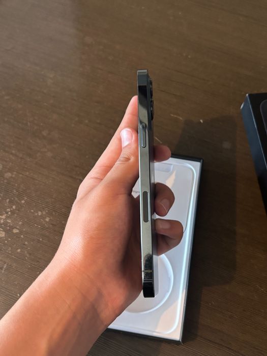 Продам телефон IPhone 12 Pro Max