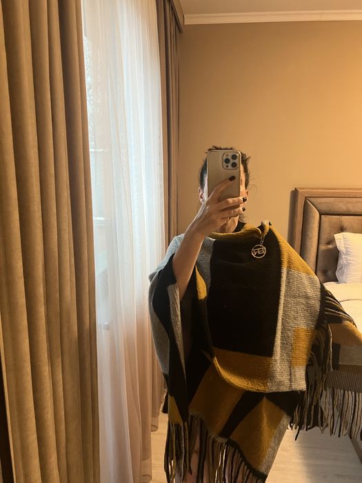 Пончо Roberta Biagi