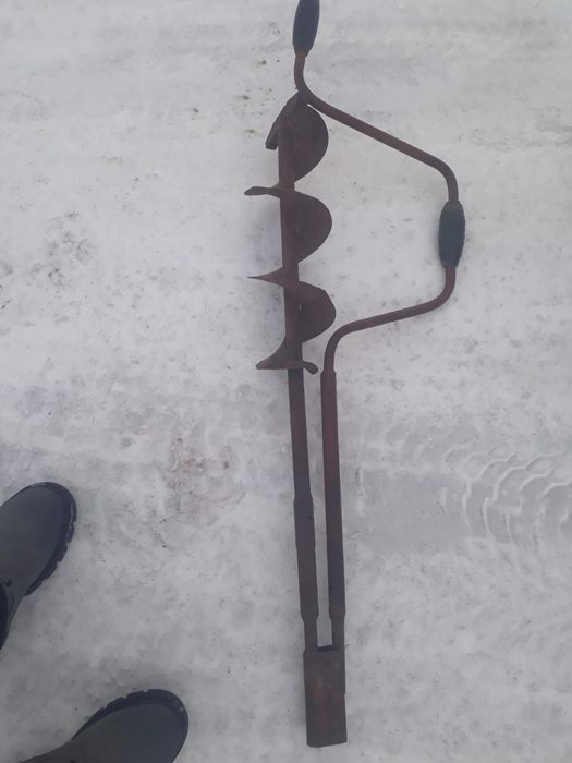 Продам ледобур для рыбалки