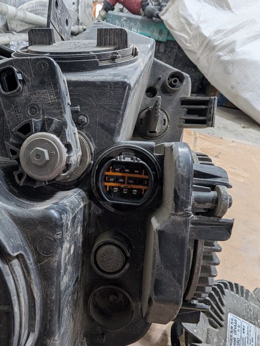 Фара левая Киа Каренс