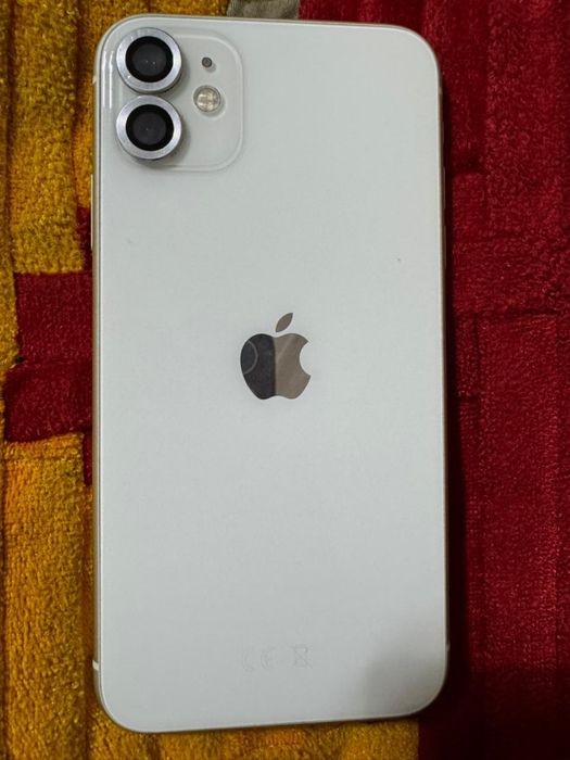 Продам iPhone 11