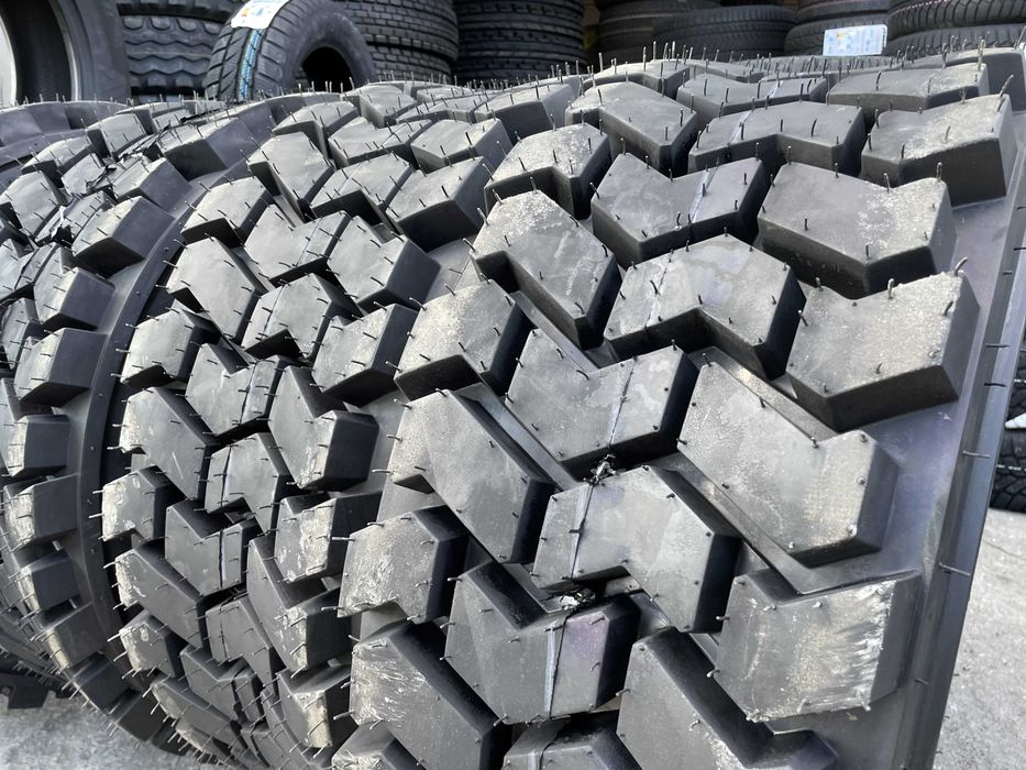 12-16.5 Cauciucuri noi Industriale BOBCAT livrare rapida