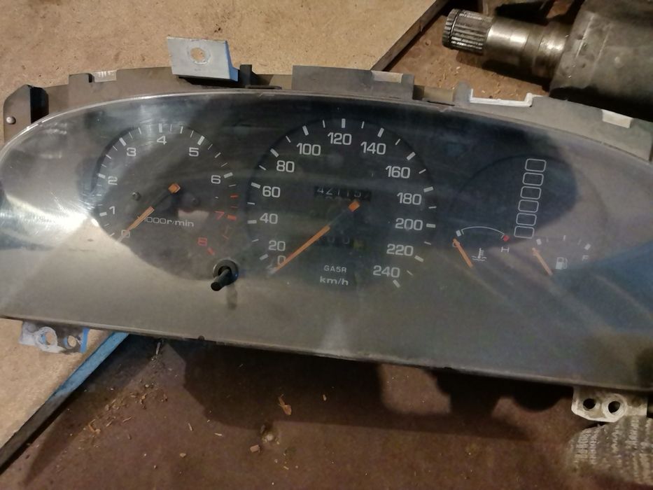 Мазда 626 Кронос автомат, щиток приборов.