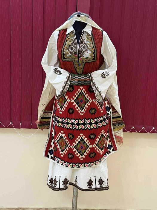 Македонска носия