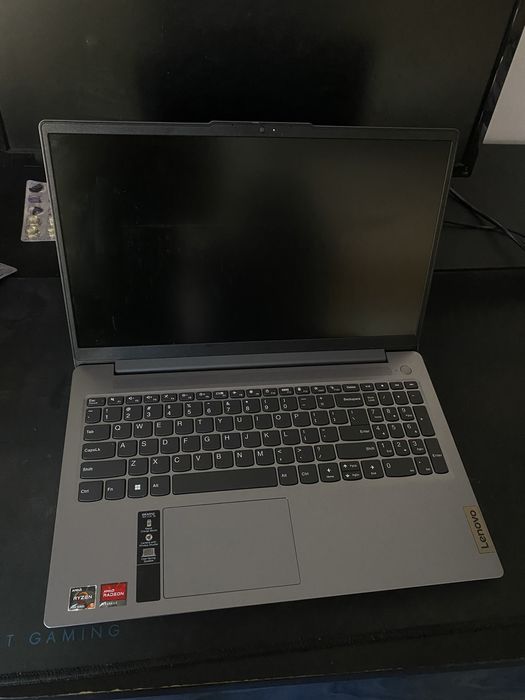 Laptop Lenovo IdeaPad Slim 3