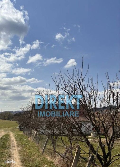 Teren + casa de vacanta