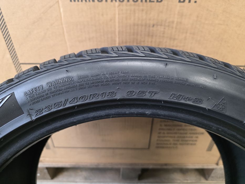 235/40/18 95T 4бр.NEXEN WINTER Неразличими от НОВИ Made in KOREA