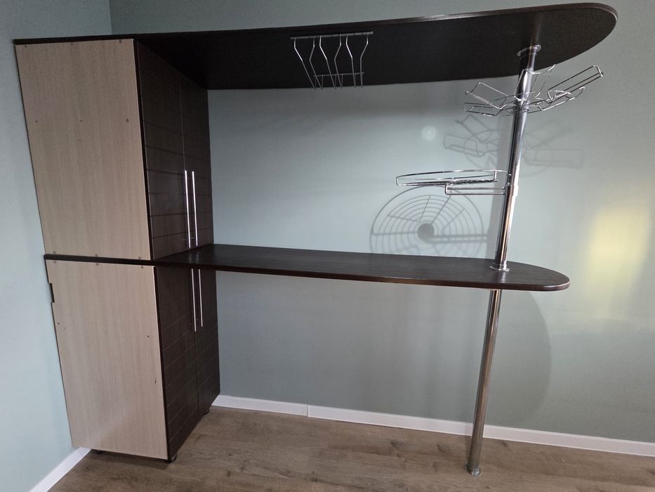 Барная стойка со шкафами