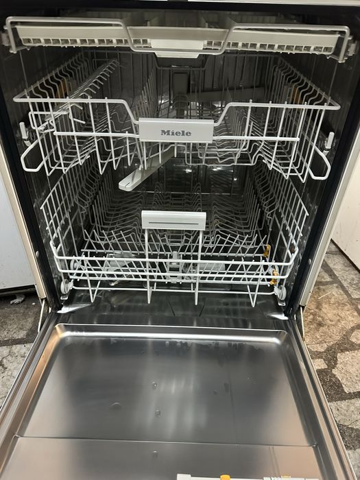 Съдомиялна машина Миеле/Miele