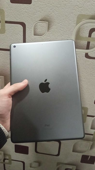 Ipad 9 xolati ideal qirilgan chizilgan joyi yo'q !