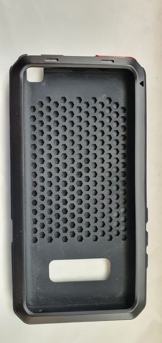 Продам 4 чехла на разные телефоны