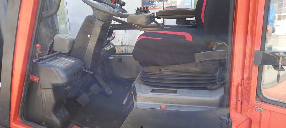 Продавам газокар НИСАН 3 тона. Цената е с ДДС.