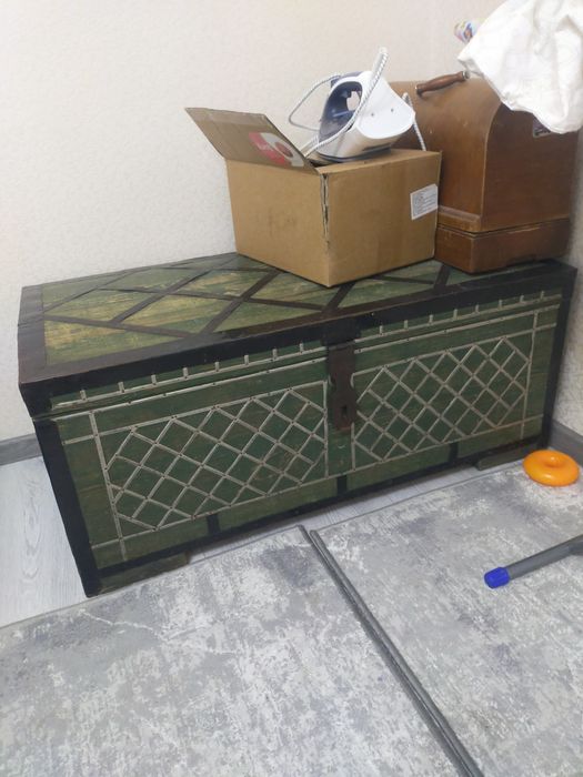 Сандык - сундук.