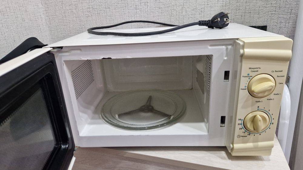 Продаётся микроволновая печь