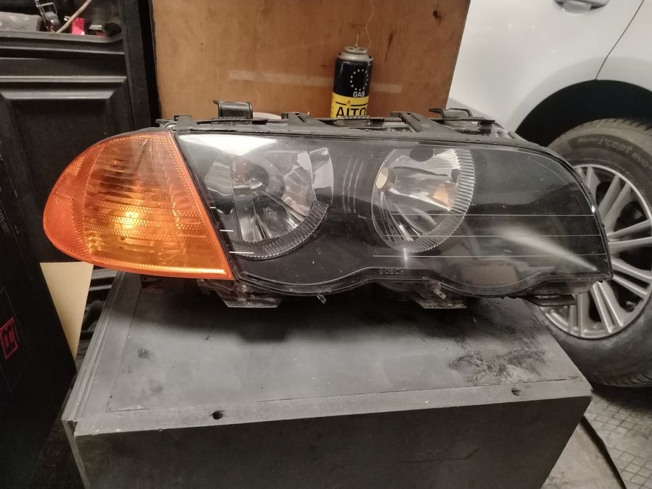 Фарове с мигачи за BMW 3 e46 - ляв и десен фар и мигач