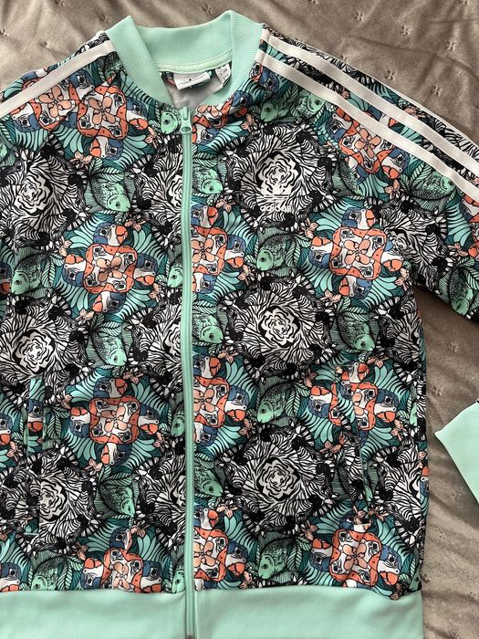 Дрешки Адидас суичър къси панталонки