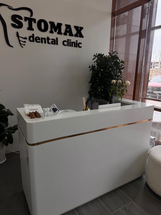 Продам стол-ресепшен