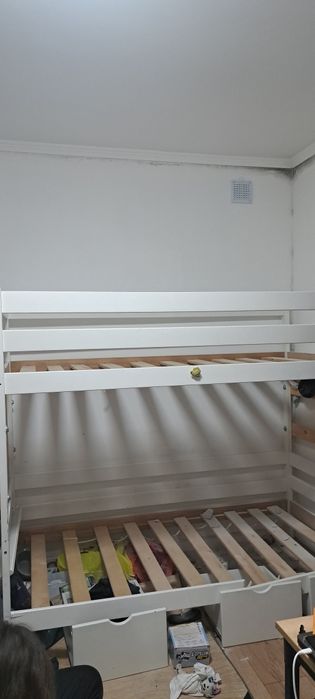 Двухъярусная кровать