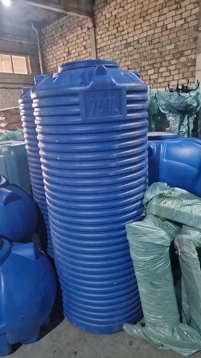 Емкость для воды новые