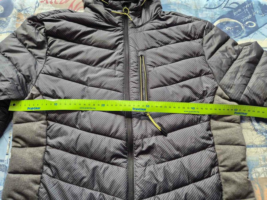 Продавам мъжко яке tom tailor