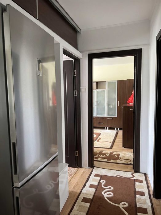 Vând apartament 2 camere, semidecomandat, situat în Constanța, zona KM 4-5.