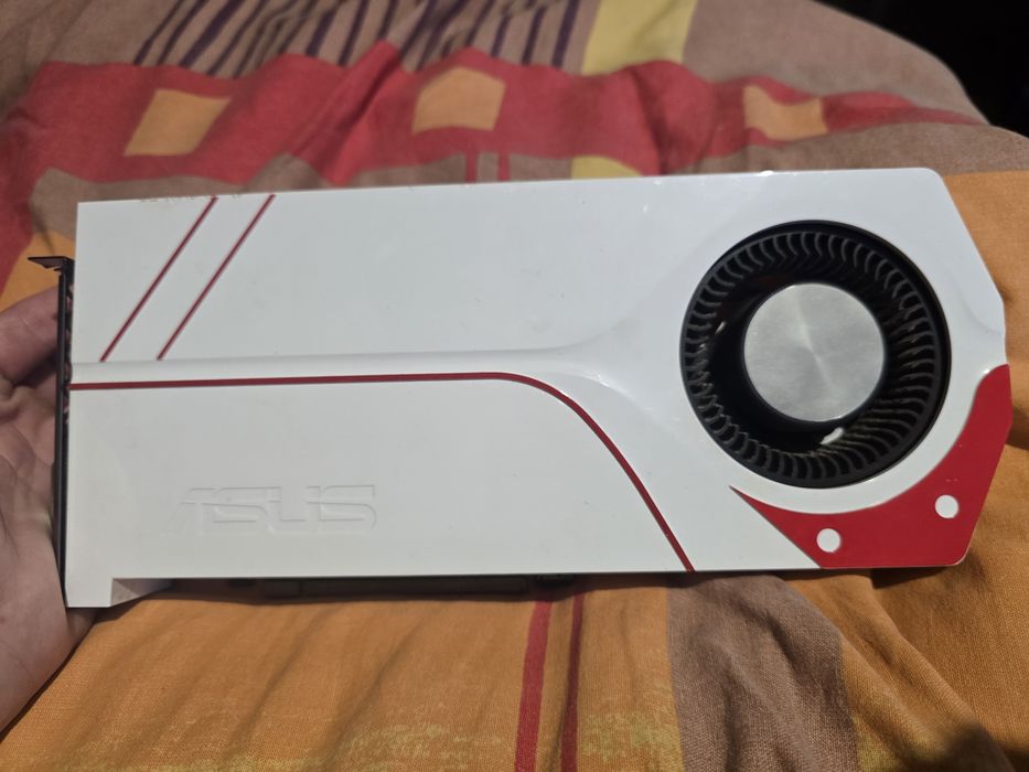 Продавам ASUS GTX 960 4GB Без забележки
