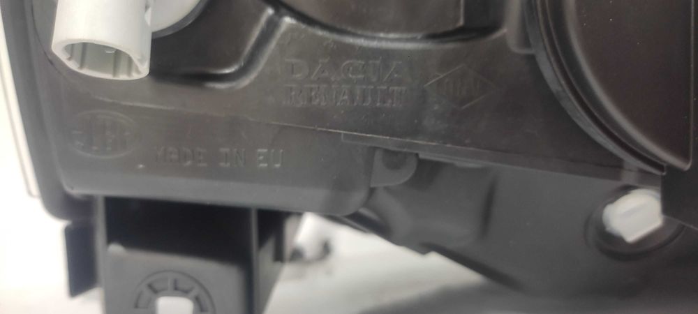 Фары на ларгус оригинал