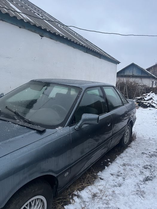 Audi 80 b3 1.8     .