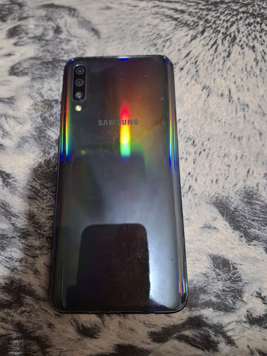 Samsung A50, 4/64gb
