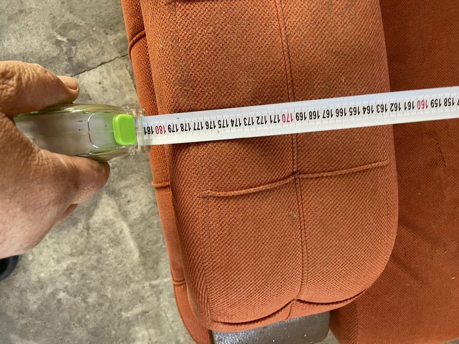 Продам диван в хорошем состояние