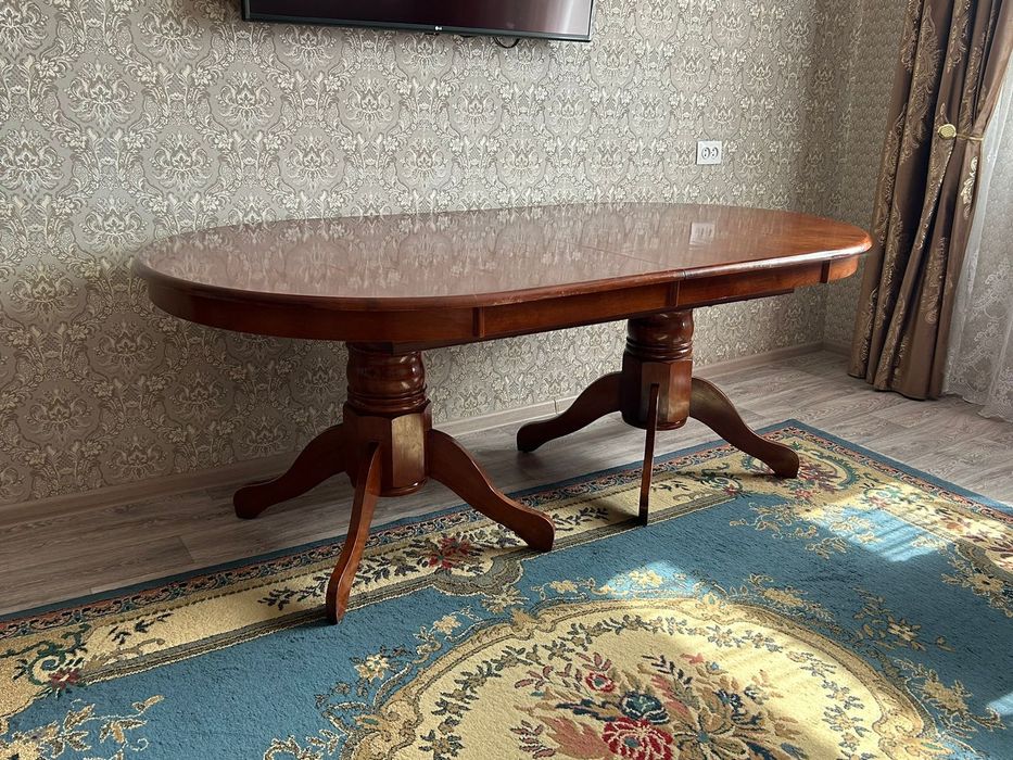 Стол гостиный , в отличном состоянии