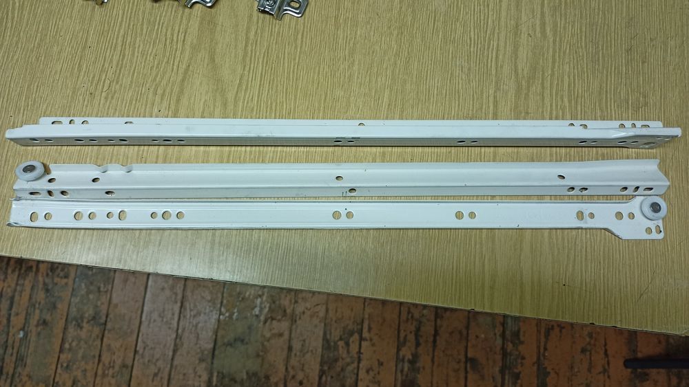 Панти за гардероб и релси